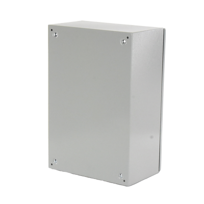 Gabinete Ventilado de Acero IP55 Uso en Exterior (400 x 600 x 250 mm) con Placa Trasera Interior Metálica y Compuerta Inferior Atornillable. Incluye Ventilador, Ventilas, filtros, Chapas y Llave T.