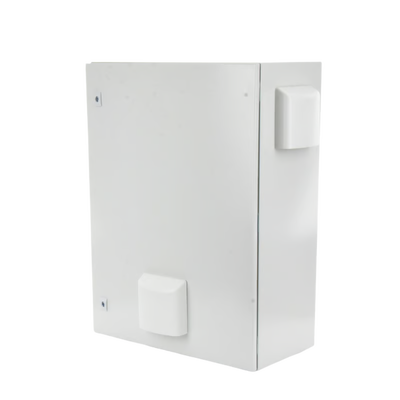 Gabinete Ventilado de Acero IP55 Uso en Exterior (500 x 700 x 250 mm) con Placa Trasera Interior Metálica y Compuerta Inferior Atornillable. Incluye Ventilador, Ventilas, filtros, Chapas y Llave T.