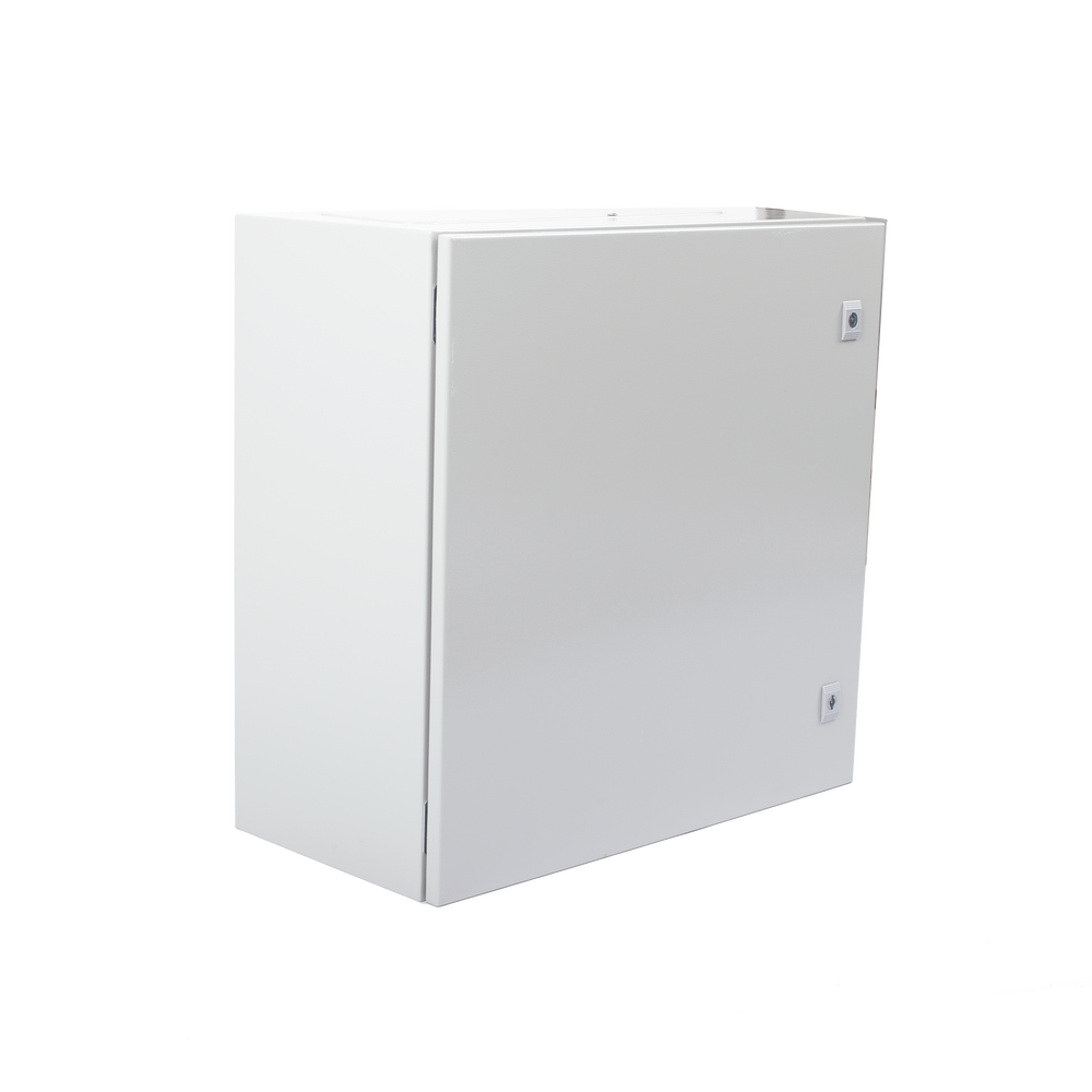 Gabinete de Acero IP66 Uso en Intemperie (600 x 600 x 300 mm) con Placa Trasera Interior Metálica y Compuerta Inferior Atornillable (Incluye Chapa y Llave T).