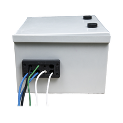KIT de Gabinete de Poliéster (300 x 400 x 200 mm) + Controlador de Carga con Switch PoE (5) + Batería de 12V 7Ah