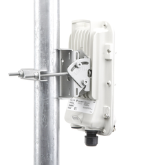 PTP-550  Hasta 1.36 GBps / 4910 - 6200 MHz / 802.11 AC Wave 2  MU-MIMO 4: 4x4 / BackHaul Conectorizado (C050055H014A)