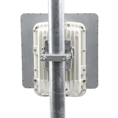 Backhaul radio + antena integrada (Alta ganancia 23 dBi), 4.9-6.05 GHz PTP/HCMP/ 450 Mbps Reales C050067H010A