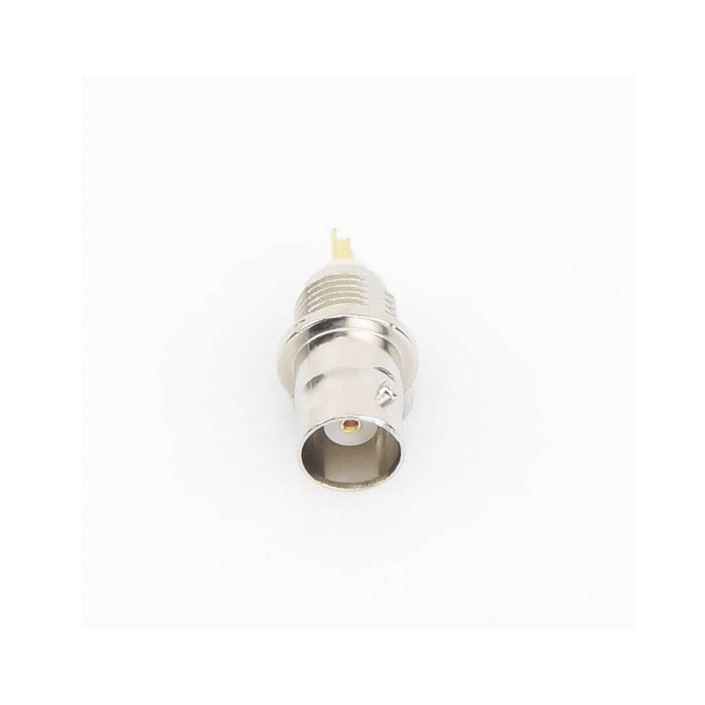 Conector BNC Hembra de Montaje Frontal D-Plano, Soldable, Rondana de Seguridad, Níquel/ Oro/ Delrin.