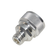 Adaptador en Línea de Conector DIN 7-16 Macho a N Hembra, Plata/ Plata/ Teflón.