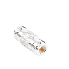 Adaptador Barril en Linea para 50 Ohm, de Conector N Hembra a N Hembra, Plata/ Oro/ Teflón.