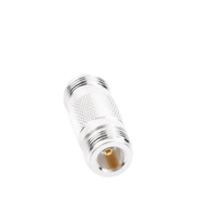 Adaptador Barril en Linea para 50 Ohm, de Conector N Hembra a N Hembra, Plata/ Oro/ Teflón.