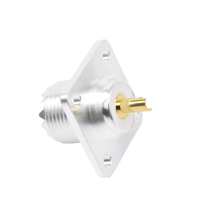 Conector UHF Hembra (SO-239) para Montaje de Chasis con 4 Hoyos a 18 mm, Terminal Soldable, Plata/ Oro/ Teflón.