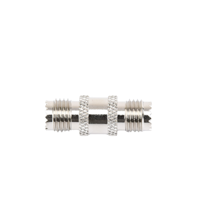 Adaptador Barril en Línea, de Conector Mini-UHF Hembra a Mini-UHF Hembra, Níquel/ Oro/ Teflón.