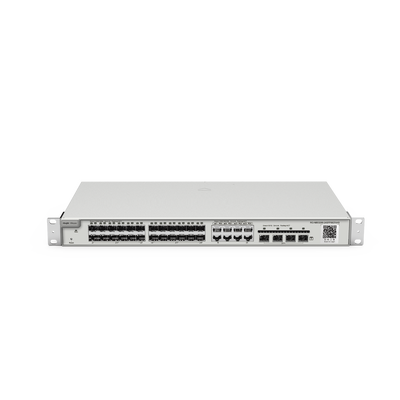Switch administrable Capa 2+ Plus, 24 puertos SFP con 8 puertos Ethernet Gigabit y 4 SFP+ gestión en la nube