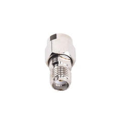 Adaptador en Línea de Conector SMA Macho Inverso a SMA Hembra, Níquel/ Oro/ Teflón.