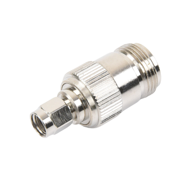 Adaptador en Línea, de Conector SMA Macho Inverso a N Hembra, Níquel/ Oro/ Teflón.