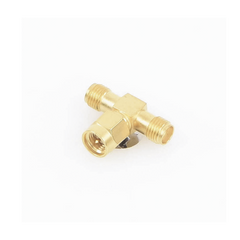 Adaptador en T, de Conector SMA Macho a Doble SMA Hembras, Oro/ Oro/ Teflón.