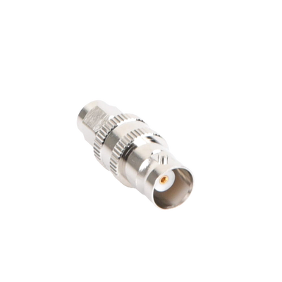 Adaptador en Línea de Conector SMA Macho a BNC Hembra, Níquel/ Oro/ Teflón.