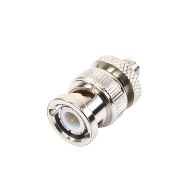 Adaptador en Línea de Conector SMA Hembra a BNC Macho, Níquel/ Oro/ Teflón.