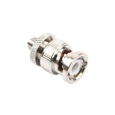 Adaptador en Línea de Conector SMA Hembra a BNC Macho, Níquel/ Oro/ Teflón.