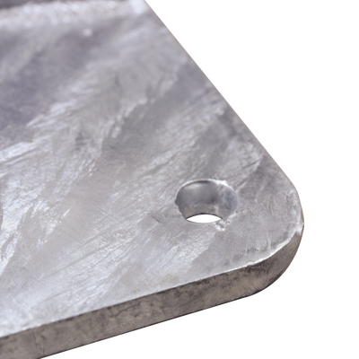 Base para Mástil Hasta 2" con Opresores, Base de 30 x 30 cm y Tubo de 50 cm Ced. 30. Galv. Inmersión.