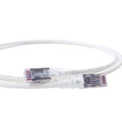 Patch Cord Skinny Cat6A Blindado S/FTP, 1.52 Metros (5 Pies), Diámetro Reducido 28 AWG, Color Blanco