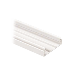 Base para canaleta T-45, de PVC rígido, con cinta adhesiva y orificios pre-perforados para montaje, 60.3 x 18.5 x 2400 mm, Color Blanco Mate