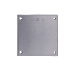 Tapa cuadrada ciega de aluminio para caja cuadrada.