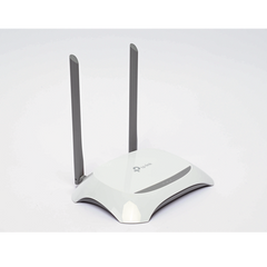 Router Inalámbrico WISP, 2.4 GHz, 300 Mbps, 2 antenas externas omnidireccional 5 dBi, 4 Puertos LAN 10/100 Mbps, 1 Puerto WAN 10/100 Mbps, control de ancho de banda