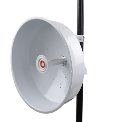 Antena direccional de alta resistencia, Ganancia 30 dBi, (4.9 -6.4 GHz), Plato hondo para mayor inmunidad al ruido, Conectores N-Hembra, Montaje incluido.