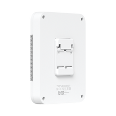 UniFi Access Hub Door, puede conectar 2 lectores y 2 cámaras (no incluidos) para controlar solo una puerta / 2 terminales AUX y 4 entradas adicionales (sensores y botones) POE 802.3bt no incluido