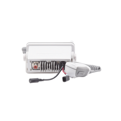Radio Móvil Marino VHF, color blanco, Tx: 156.025 - 157.425 MHz, Rx: 156.050 - 163.275 MHz, 25W de potencia, sumergible IPX4 incluye micrófono y cable de alimentación