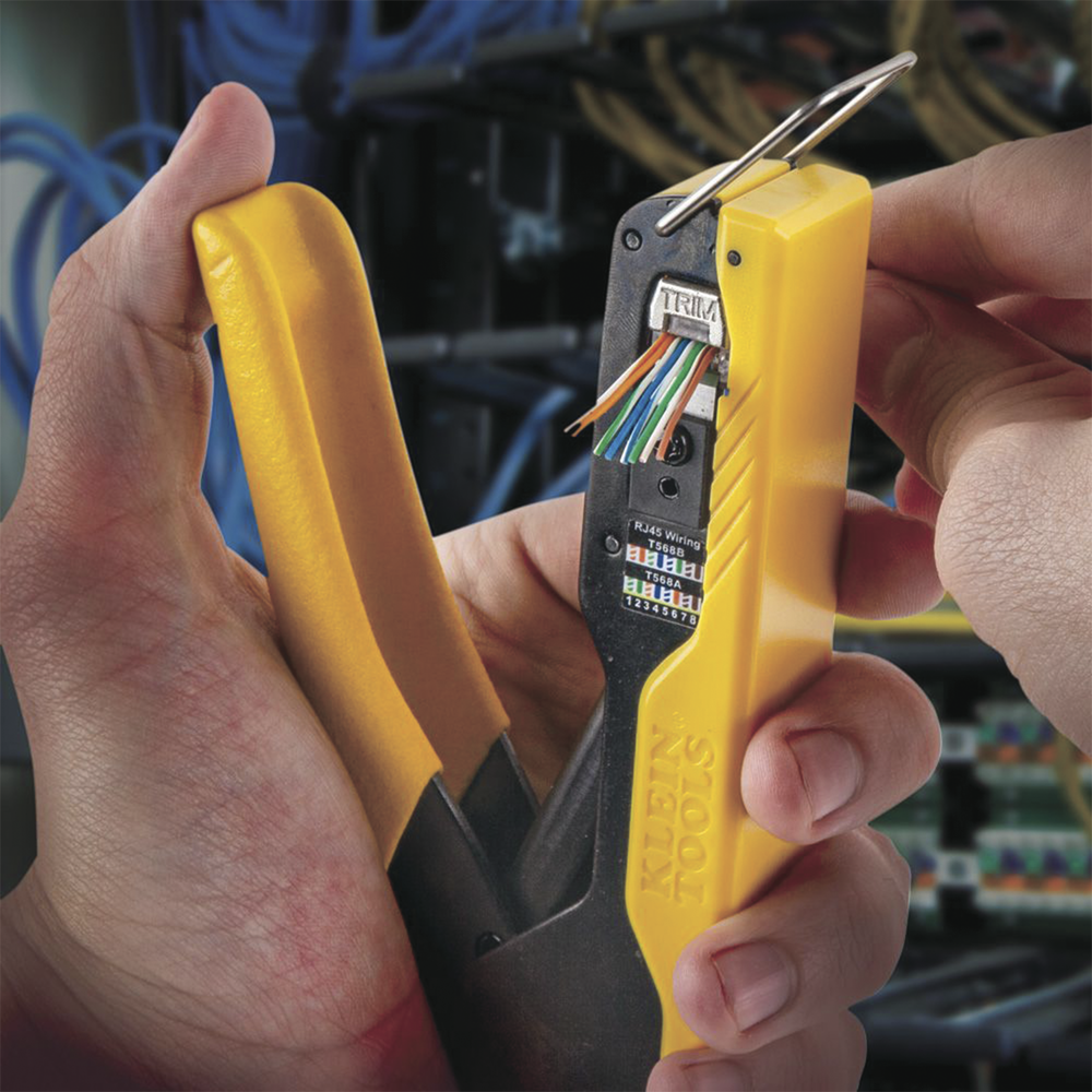 Ponchadora/Pelacables/Cortacables con Matraca para Conectores Pass-Thru RJ45