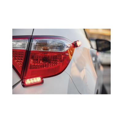 Luz Auxiliar Ultra Brillante X13 de 4 LEDs, color Rojo, con mica transparente.