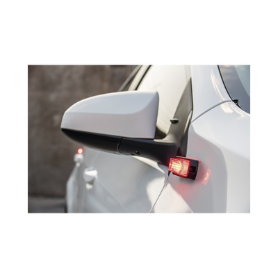 Luz Auxiliar Ultra Brillante X13 de 4 LEDs, color Rojo, con mica transparente.