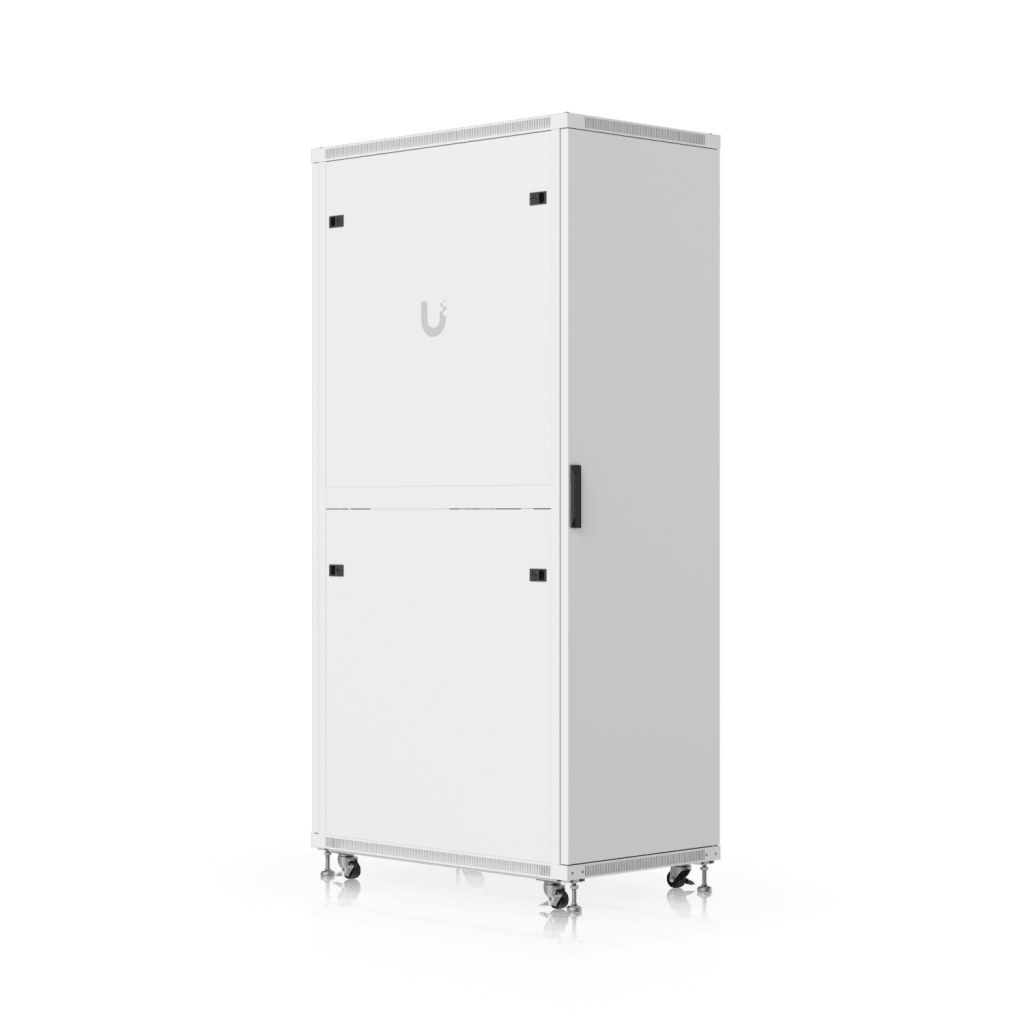 UACC Rack Cabinet 42U (600 × 1000 mm) – Gabinete de Piso Totalmente Ensamblado con Ventiladores Integrados, Paneles Removibles, Ruedas con Seguro y Puerta Frontal de Vidrio Templado