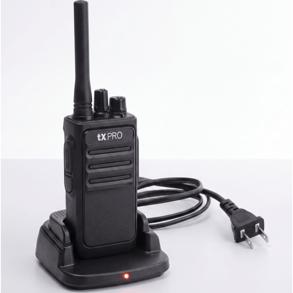 Par de Radios Portátiles Analógicos UHF 400-470 MHz / 2W / 16 Canales / Preconfigurados de Fábrica / VOX Manos Libres / Batería 6-8 hrs c/u / Listos para Usar
