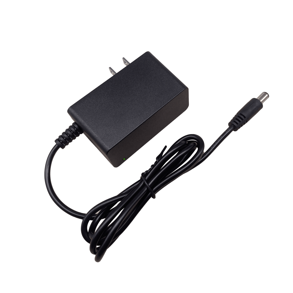 Adaptador de Corriente DC / 5V 3A 15W / Entrada 100-240V AC / Protección Sobre-Corriente y Cortocircuito / LED Indicador / Plug 5.5mm x 2.1mm