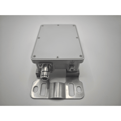Combinador de Bandas de Dos Vías EP-COMB-2B / Rango de Frecuencia 698-960 MHz y 1710-2700 MHz / Bajo PIM / Alta Rechazo Fuera de Banda / Potencia Continua 300 W / Pico 800 W / Conectores N Hembra / IP40