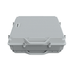 (HASTA 3 KILÓMETROS) Amplificador de Señal Celular TRI Banda / 2G, 3G, 4G y Llamadas / 20 Watts de Potencia / Ganancia DL 95 dB / Amplía la Cobertura Celular a Área Rural / IP65 Exterior