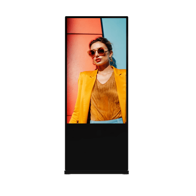 Pantalla de 55" 4K para Publicidad Digital / Base para Piso (Totem) / Gestión de Contenido y Control Centralizado