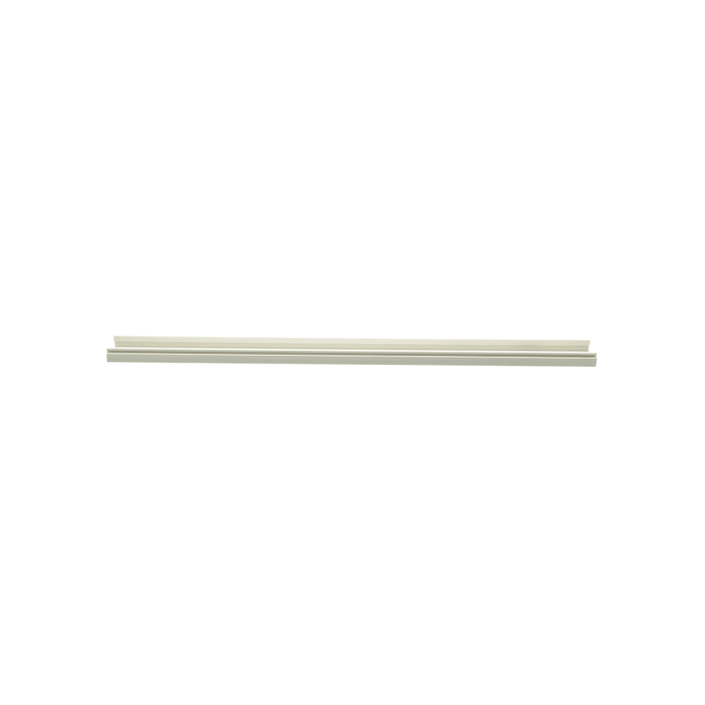 Base para canaleta T-45, de PVC rígido, con orificios perforados para montaje, 60.3 x 18.5 x 2400 mm, Color Blanco