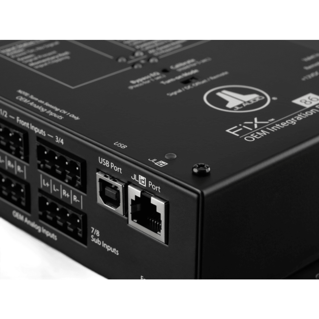 DSP para Integración OEM / 8 Canales de Entrada y 6 de Salida / Audio 24 bit/48 kHz / Ecualizador de 1/3 Octava (25-20 kHz) / Entrada 250 mV-30 V RMS / Salida RCA Estéreo No Equilibrada / Fuente Conmutada CC-CC Regulada / Control Remoto Opci