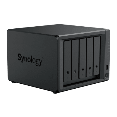 NAS DiskStation DS1525+ | 5 Bahías | Expansión hasta 15 Bahías | 2 Puertos 2.5GbE | Soporte 10GbE | Almacenamiento en Caché SSD | Hasta 300 TB de Capacidad | Compatible con Virtualización y Vigilancia.
