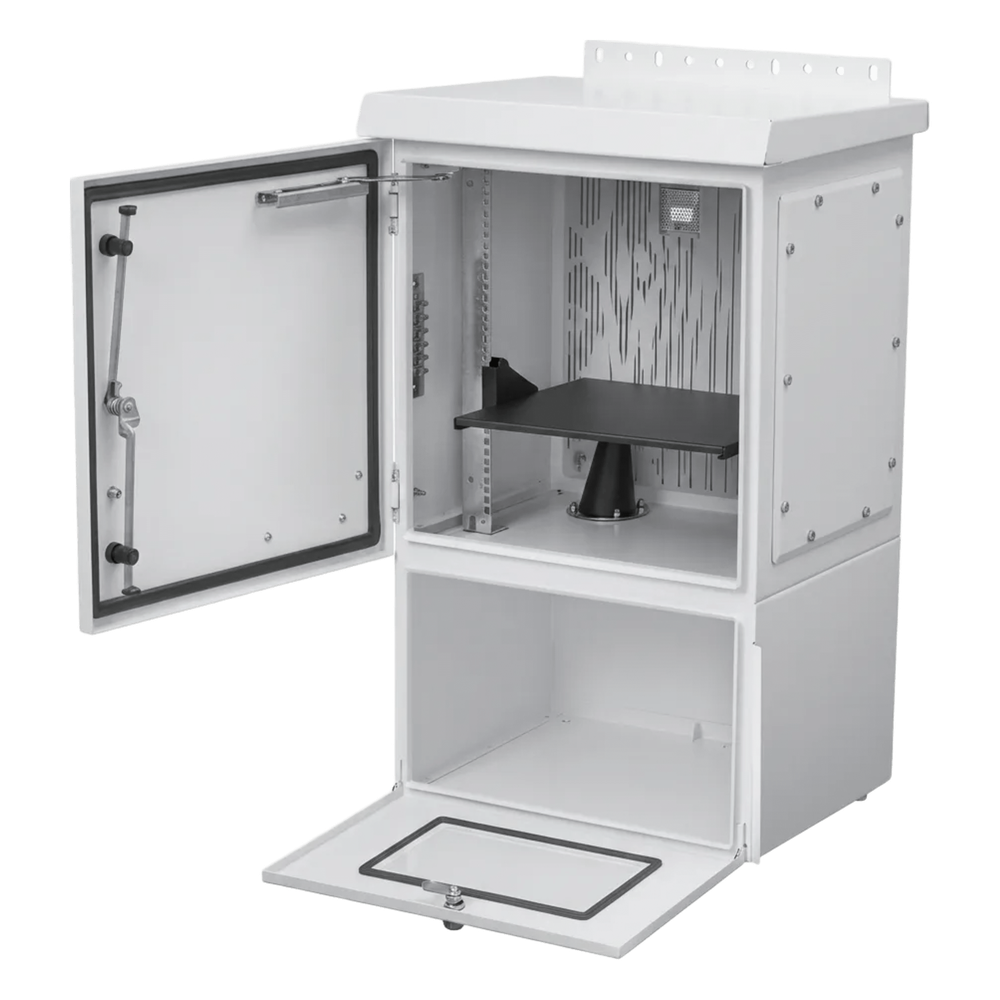 Gabinete Para Exterior OSP ComLine de 18 UR con espacio para Baterías, 600 mm de Ancho, 500 mm de Profundidad De Aluminio, Color Gris Claro Con Protección NEMA 4/12/4X/3/3R; IP66