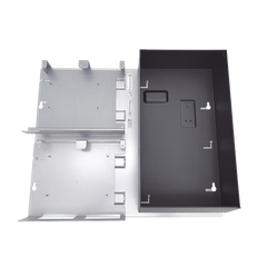 Chasis de 2 filas con micrófono incluido, para montar el procesador de audio digital DVC-EM junto con un NFS2-3030 o NCA-2, en gabinetes NOTIFIER CAB-4