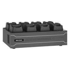 Dock Station de Escritorio con 8 Estaciones de Carga para Body Cams / Doble Interfaz de Red / 4 Bahías de HDD / Carga y Respaldo Automático / Prevención de Pérdida de Datos / Cobertura Cíclica / Reproducción d