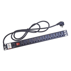 Protector de 120 Vca con 8 contactos de alimentación en color negro para aplicaciones en Rack