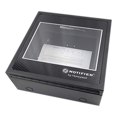 Gabinete de montaje en superficie para anunciador NCA-2 y módulo de red NCM, color negro