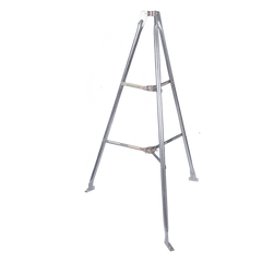 Montaje de tripie para exterior, altura total del tripie 1.52 m. Compatible con mástiles de hasta 3 m de largo 1  1/4 a 2" de diámetro