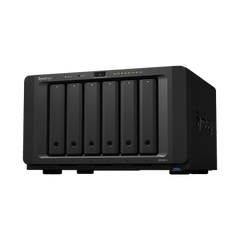 NAS Synology DiskStation DS1621+ | 6 Bahías | Procesador AMD Ryzen V1500B | 4 GB DDR4 ECC | Expansión Hasta 16 Bahías | 2 Ranuras M.2 NVMe | Puerto 10GbE RJ-45 | Compatibilidad RAID | Btrfs | Virtualización | Caché SSD.