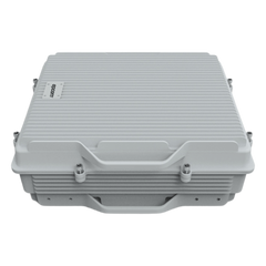 (HASTA 3 KILÓMETROS) Amplificador de Señal Celular TRI Banda / 2G, 3G, 4G y Llamadas / 20 Watts de Potencia / Ganancia DL 95 dB / Amplía la Cobertura Celular a Área Rural / IP65 Exterior