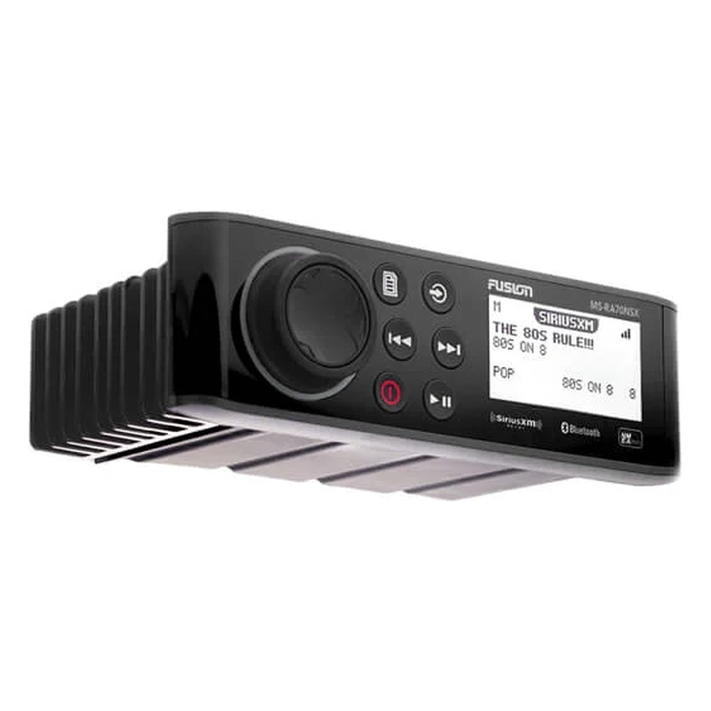 Sistema de Audio Marino MS-RA70 / Pantalla LCD Monocroma 2.6" / Tecnología Multi-Zone™️ 2 Zonas / Potencia Pico 200 W / Bluetooth® y ANT® / Compatible con SiriusXM y DAB+ / IPX7 / USB para Actualizaciones