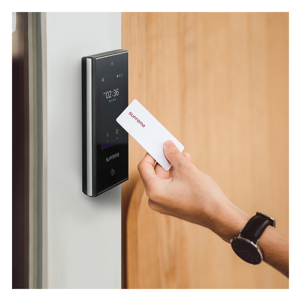 Lector  Multitecnolgia de tarjetas Mifare, móviles atraves de Bluetooth