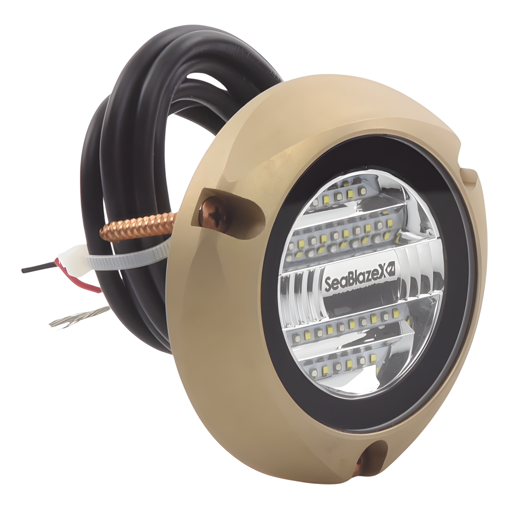 Luz led marina sumergible SeaBlaze X2, emite luz de color blanco y azul de 6000 lúmenes, fabricada en bronce naval con grado de protección IP68.